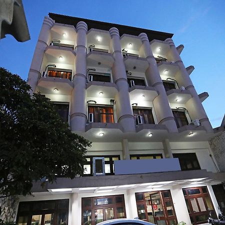 Oyo 9713 Hotel Regency Ádzsmir Kültér fotó