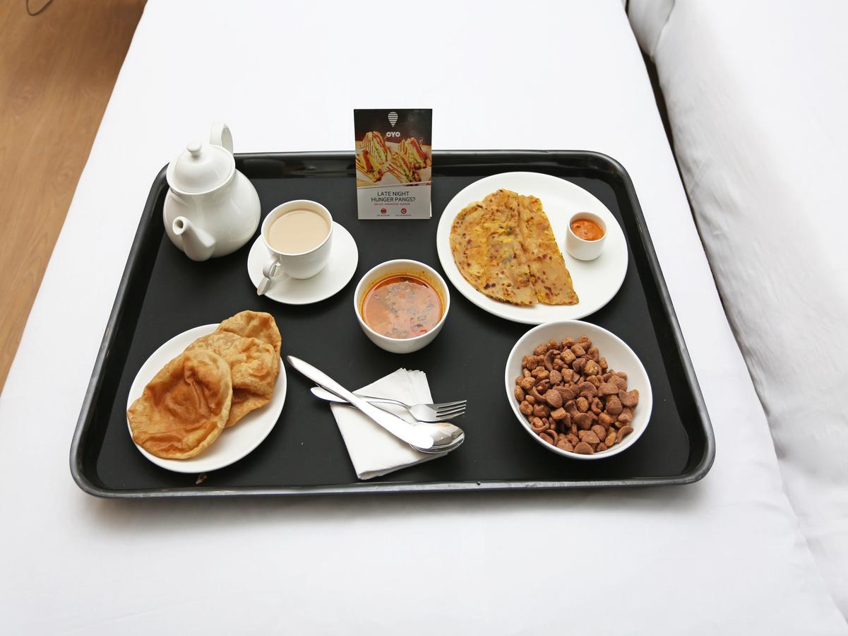 Oyo 9713 Hotel Regency Ádzsmir Kültér fotó