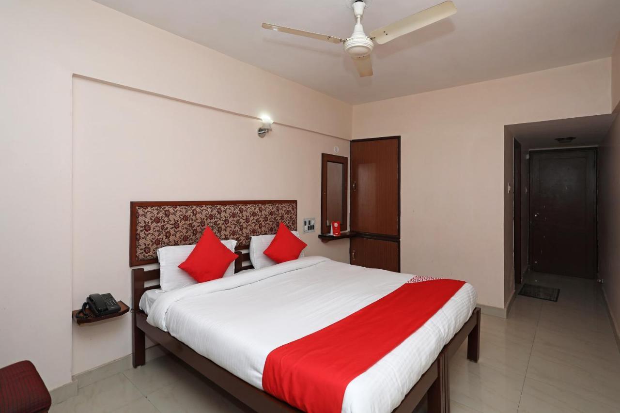 Oyo 9713 Hotel Regency Ádzsmir Kültér fotó